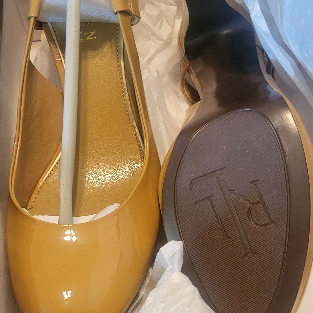 Ralph Lauren Women's Yellow Patent Leather Pumps